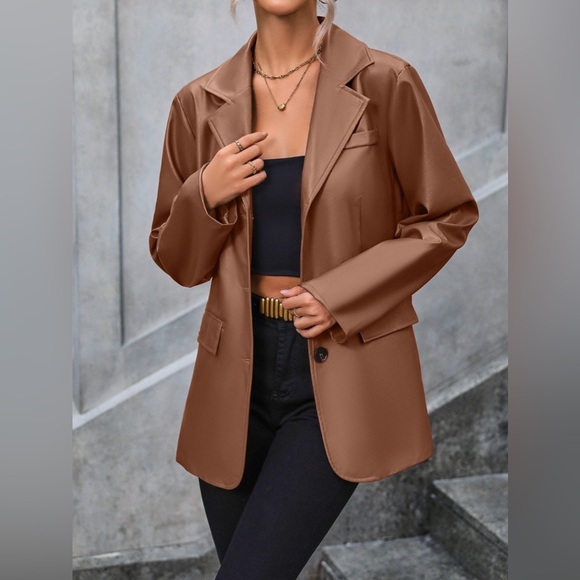 Pocketed Button Up Collared Neck Blazer - Picture 1 of 12